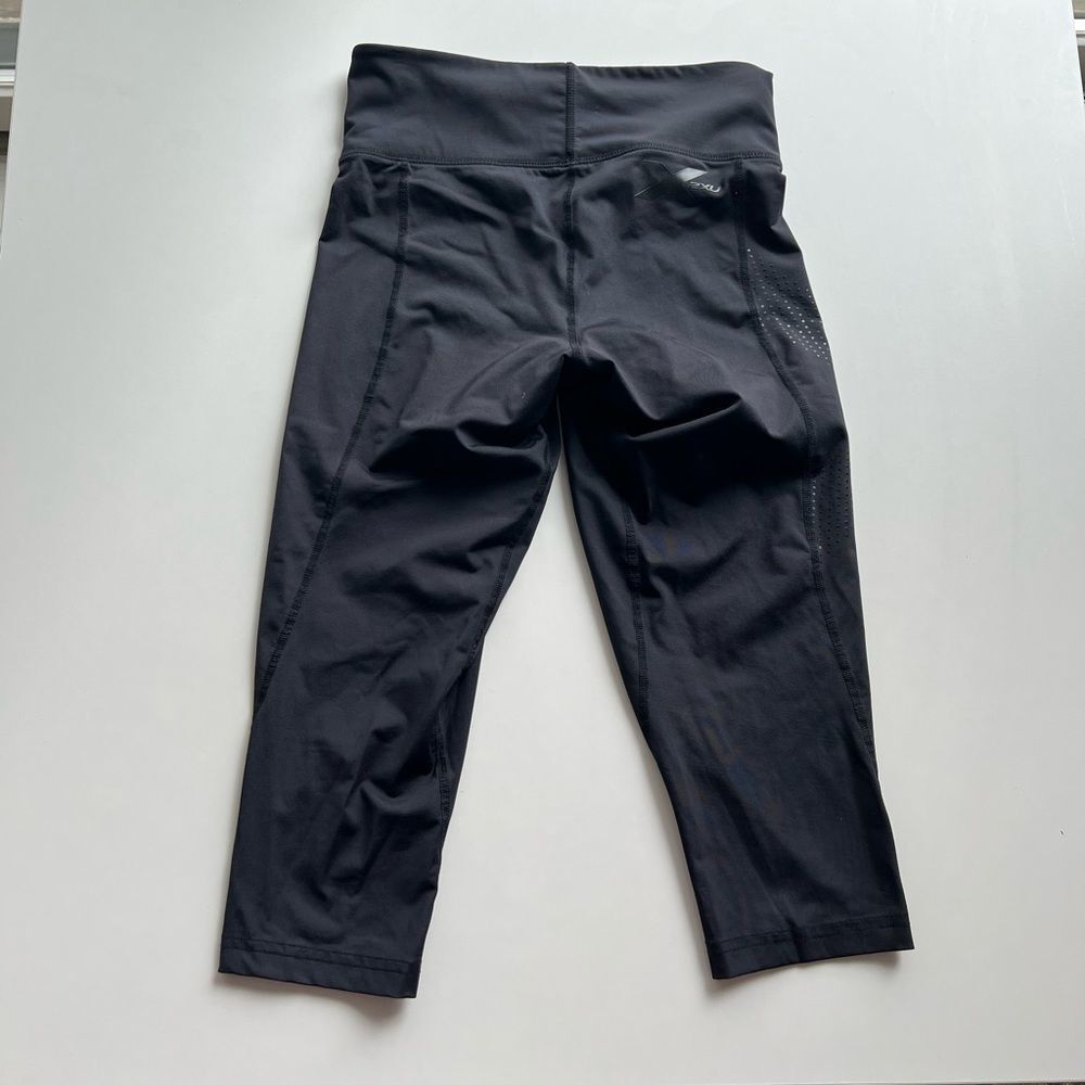 2XU Compression Capri - Picture 2 of 8